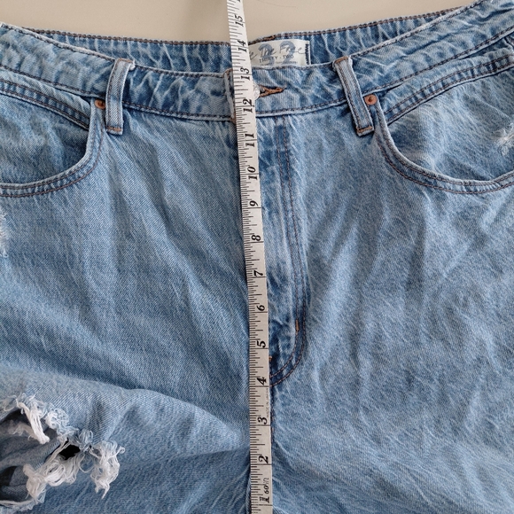 We The Free People Baggy Boyfriend Jeans Distressed Slouchy Wide Leg 32 - Picture 6 of 10